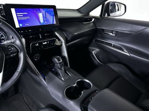 Used 2023 Toyota Venza XLE AWD/4WD image 36