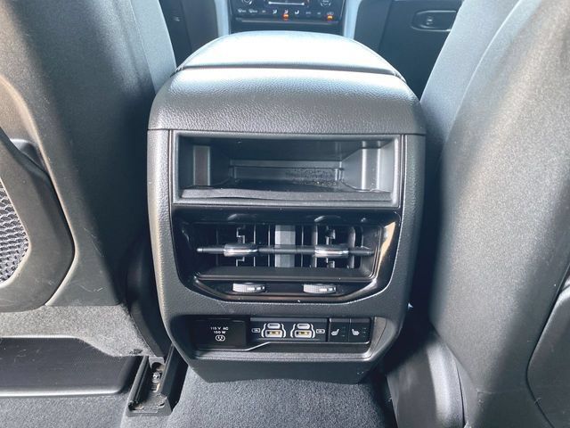 Used 2023 Jeep Grand Cherokee Limited AWD/4WD image 21