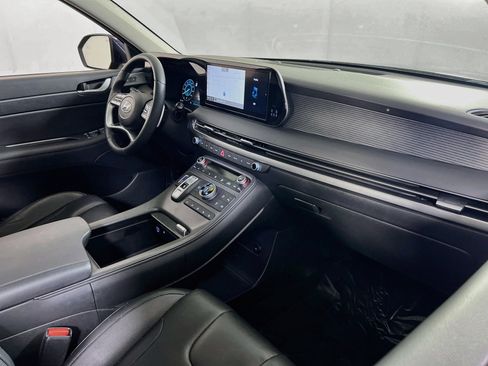 Used 2023 Hyundai Palisade Limited w/ Winter Package image 30