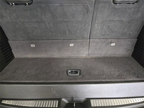 Used 2017 Cadillac Escalade Luxury image 34