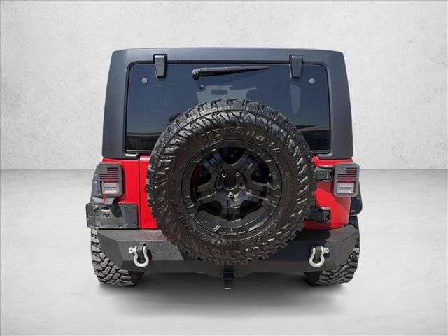 Used 2018 Jeep Wrangler Unlimited Sahara w/ Connectivity Group AWD/4WD image 4