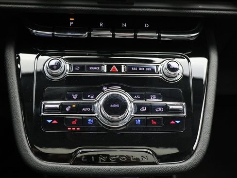 Used 2022 Lincoln Corsair AWD w/ Premium Package image 24