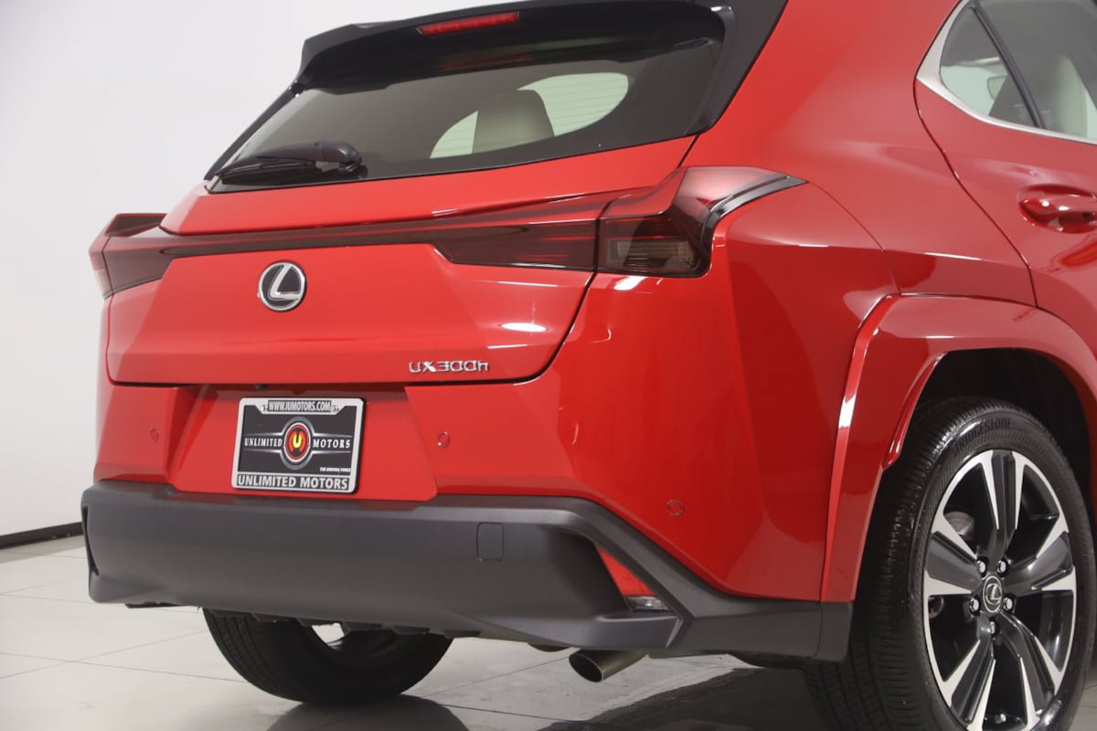 Used 2025 Lexus UX 300h FWD w/ Accessory Package (Z1) image 36