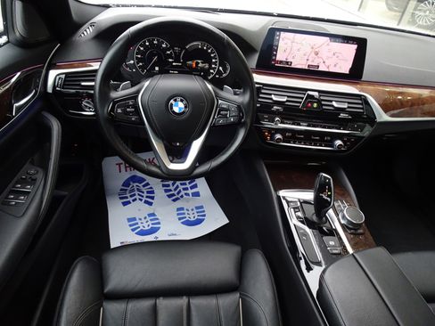 Used 2019 BMW 530e xDrive w/ Convenience Package image 14