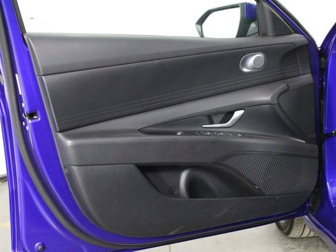 Used 2024 Hyundai Elantra SEL image 16