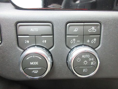 New 2026 GMC Sierra 1500 SLT w/ SLT Convenience Package AWD/4WD image 17