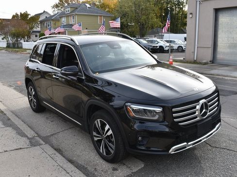 Used 2025 Mercedes-Benz GLB 250 image 4