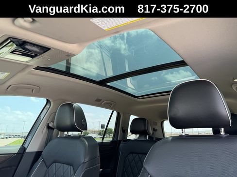 Used 2024 Volkswagen Atlas SEL Premium R-Line AWD/4WD image 30