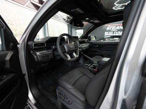 Certified 2025 Toyota Tacoma TRD Off-Road w/ TRD Off Road Premium Package image 8