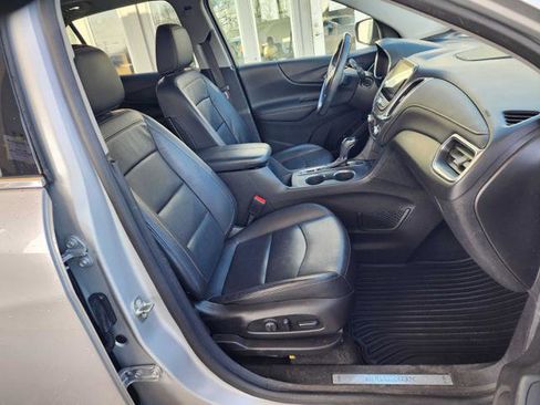 Used 2018 Chevrolet Equinox Premier FWD image 19