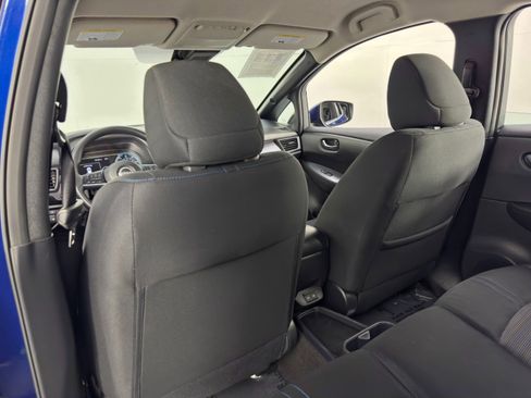 Used 2025 Nissan Leaf S image 28