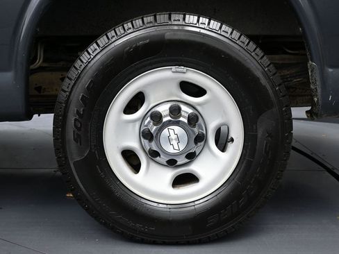 Used 2017 Chevrolet Express 3500 LT w/ LT Preferred Equipment Group image 11