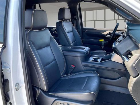Used 2024 GMC Yukon SLT RWD image 28