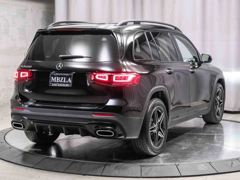Certified 2023 Mercedes-Benz GLB 250 image 4