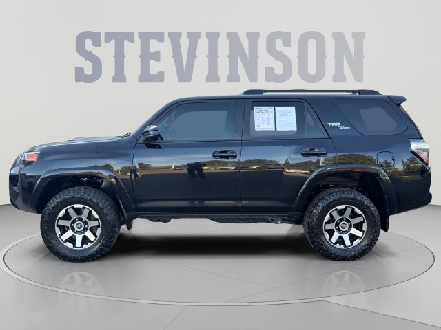 Used 2022 Toyota 4Runner TRD Off-Road AWD/4WD image 2