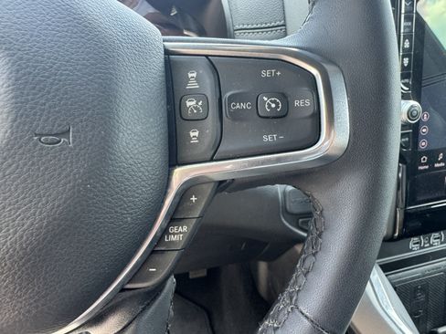 Used 2025 RAM 1500 Laramie RWD image 33