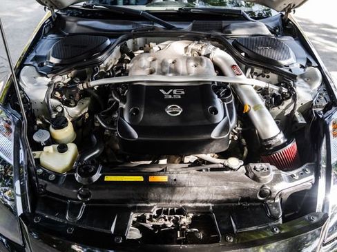 Used 2006 Nissan 350Z Touring w/ (N93) Cargo Convenience Pkg image 26