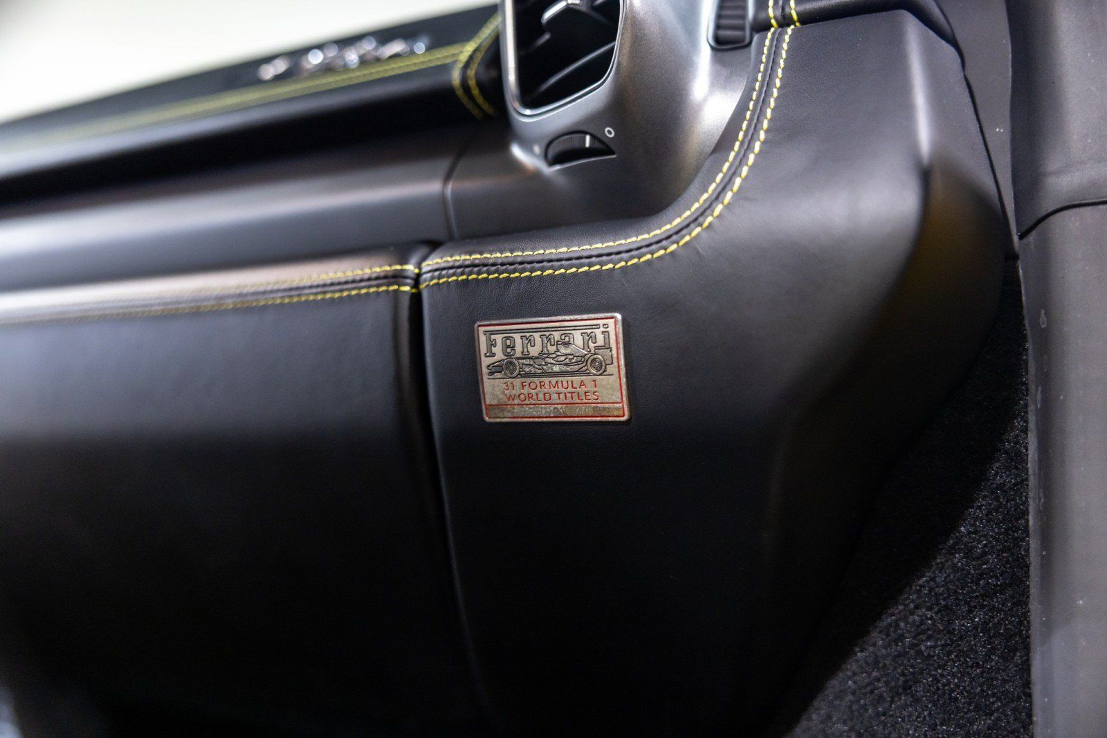 Used 2011 Ferrari 458 Italia Coupe RWD image 36