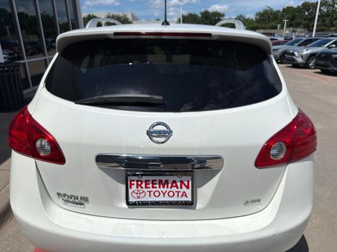 Used 2014 Nissan Rogue S w/ Convenience Package AWD/4WD image 7