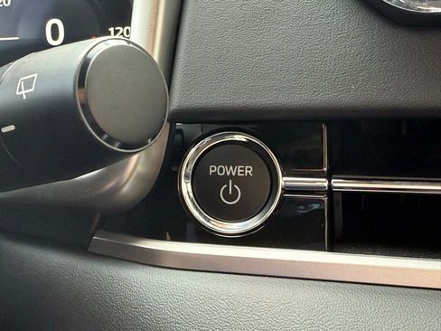 New 2025 Mitsubishi Outlander SEL image 12