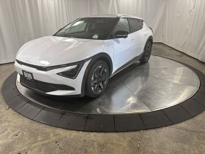 New 2025 Kia EV6 Light w/ Light LR Technology Package