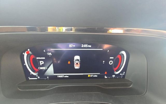 Used 2024 Nissan Pathfinder Platinum w/ Lighting Package (N93) AWD/4WD image 8