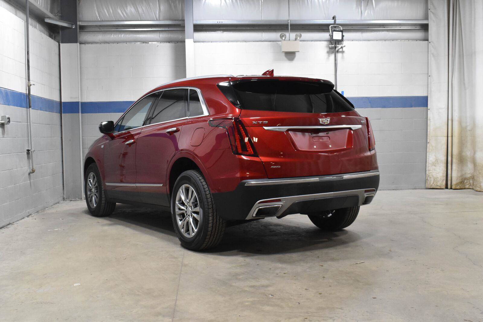 Certified 2023 Cadillac XT5 Premium Luxury w/ Technology Package AWD/4WD image 24