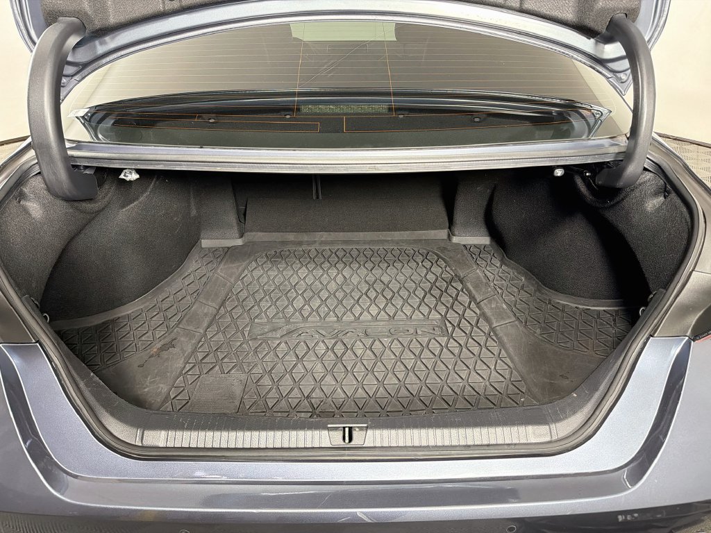 Used 2022 Toyota Avalon Limited w/ Advanced Safety Package FWD image 27
