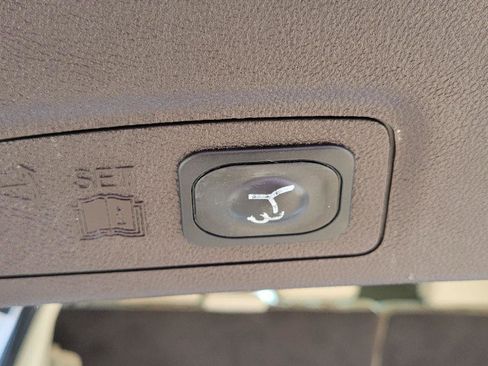 Used 2019 Lincoln MKC Select w/ Select Plus Package image 32