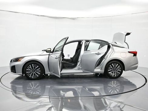 Used 2024 Nissan Altima 2.5 SV image 53