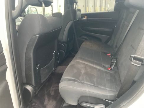 Used 2017 Jeep Grand Cherokee Laredo w/ Quick Order Package 23E image 29