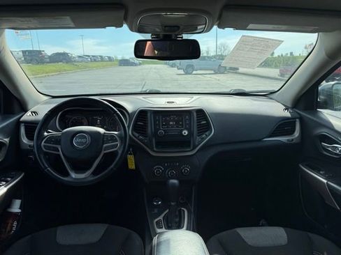 Used 2017 Jeep Cherokee Altitude image 12