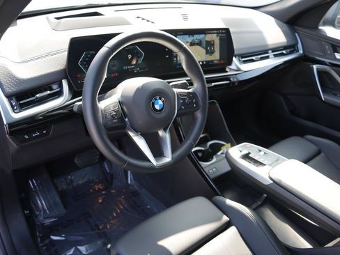Used 2025 BMW X2 xDrive28i image 11