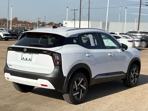 New 2026 Nissan Kicks SV w/ SV Premium Package FWD image 7