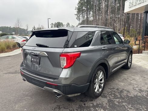 Used 2022 Ford Explorer Limited image 8