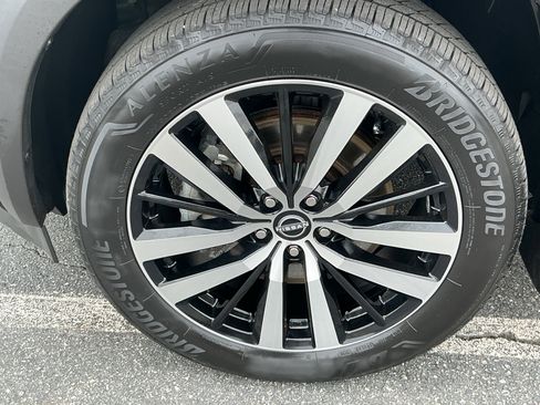 Used 2024 Nissan Pathfinder Platinum w/ Cargo Package image 7