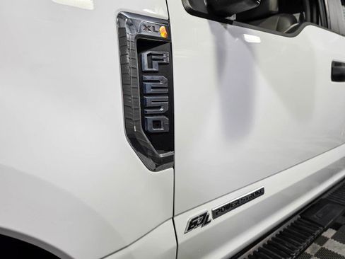 Used 2019 Ford F250 XL w/ Power Equipment Group image 39