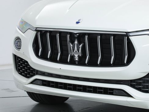 Certified 2023 Maserati Levante GT image 10