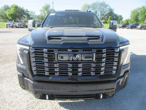 New 2026 GMC Sierra 3500 Denali Ultimate AWD/4WD image 11