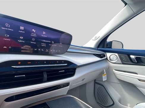 New 2026 Buick Enclave Avenir w/ Super Cruise Package image 13