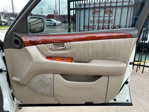 Used 2002 Lexus LS 430 RWD image 14