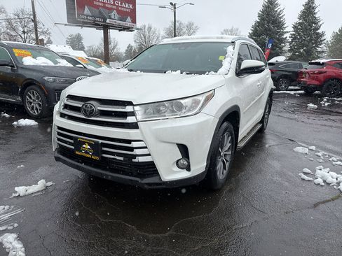 Used 2018 Toyota Highlander XLE w/ Protection Package #3 image 2