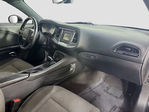 Used 2016 Dodge Challenger SXT RWD image 30