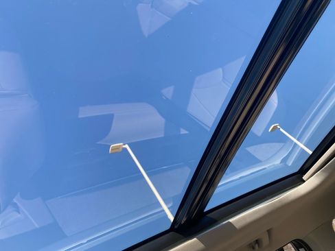 Used 2023 Toyota Highlander Platinum image 25