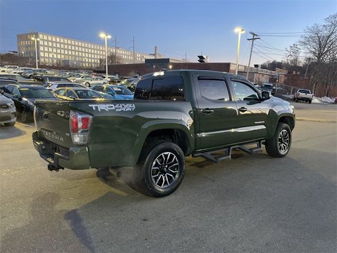 Used 2021 Toyota Tacoma TRD Sport w/ Technology Package image 8