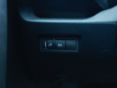 Used 2019 Toyota RAV4 XLE FWD image 15