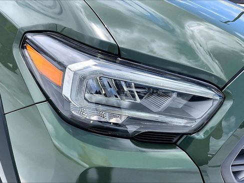 Used 2021 Toyota Tacoma SR AWD/4WD image 32