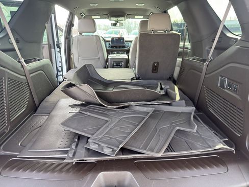 Used 2022 Chevrolet Tahoe LT w/ Luxury Package image 36