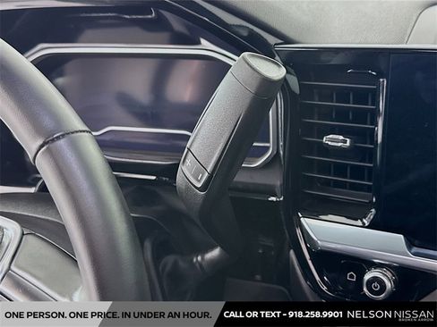 Used 2024 GMC Sierra 2500 SLT w/ SLT Premium Package image 17