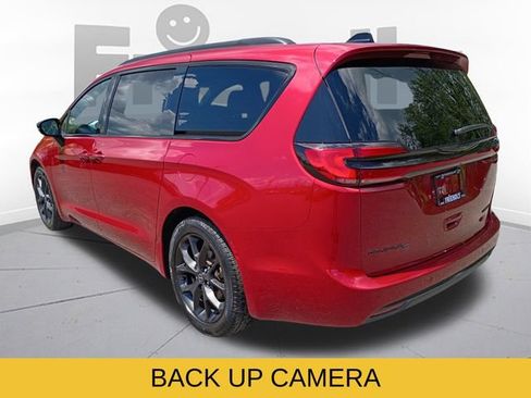 Used 2026 Chrysler Pacifica Limited w/ S Appearance Package FWD image 7